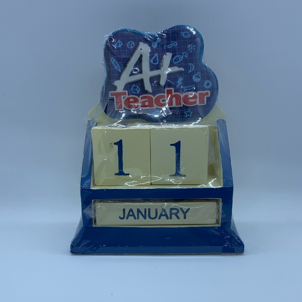 A+ Teacher Wooden Desk Calendar NWOT Teacher Gift 🍎🎁